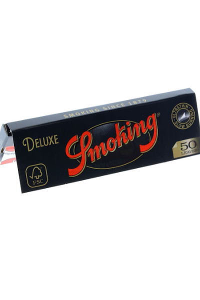 Smoking Deluxe rullepapir i en klassisk emballage