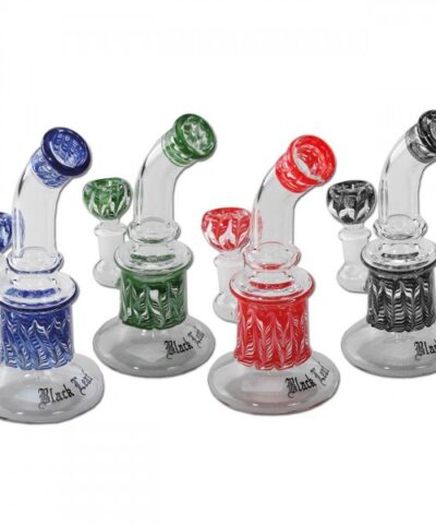 Samling af farvede glas mini bonger fra Black Leaf med unikt design, tilgængelig i blå, grøn, rød og sort.