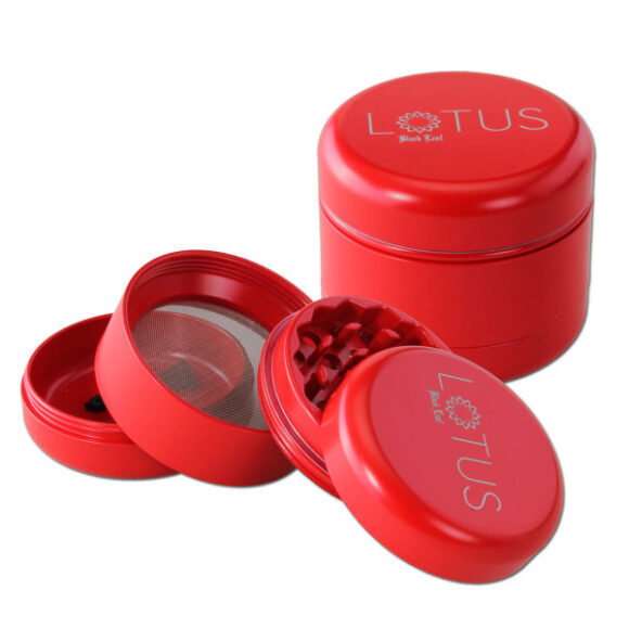 keramisk rød Lotus grinder, fire dele med keramisk belægning for holdbarhed og effektiv formaling.