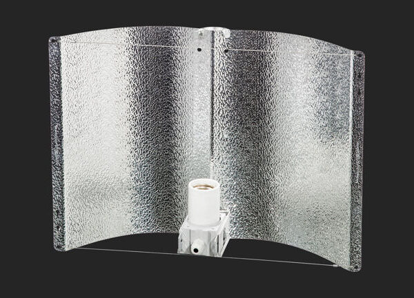 Adjust-A-Wings Enforcer reflektor, 38 x 50 cm, designet til optimal lysfordeling i vækstrum.