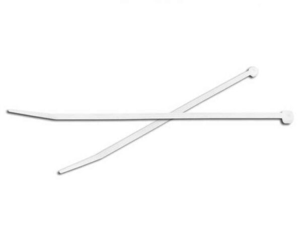 Plastikstrips (48mm x 45cm), holdbare og fleksible til fastgørelse og organisering.