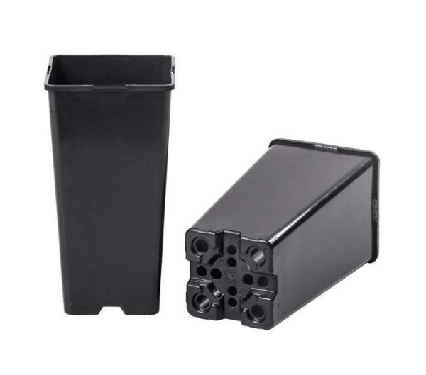 Høj firkantet plantepotte 2L (11x11.5x21.5cm), robust og funktionel.