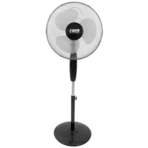 RAM stående blæser med 3 hastigheder, designet til effektiv ventilation og luftcirkulation.